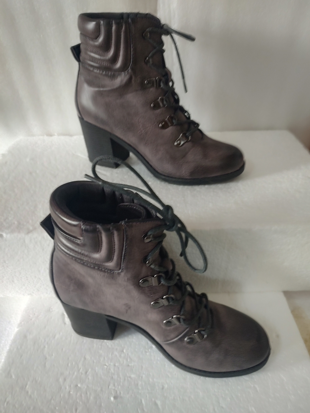 London Rag Women's Lace-Up Block Heel Ankle Boots in Gray Size 7.5